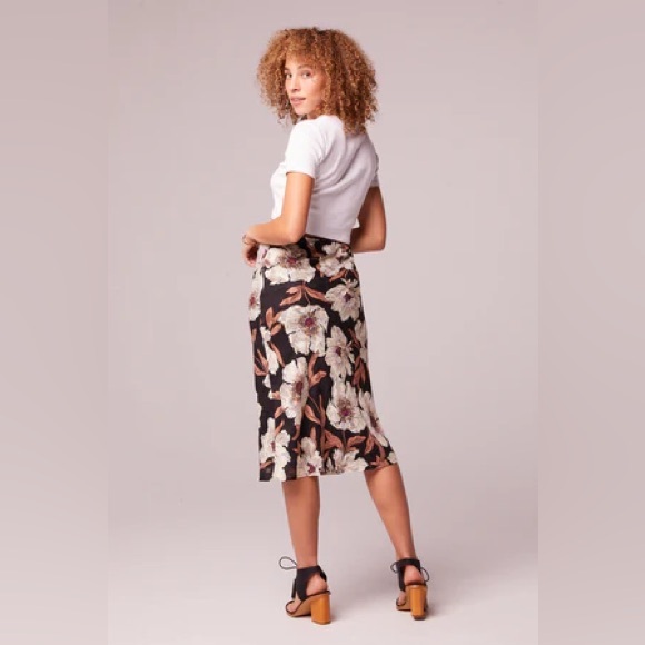 NWT BOG Collection RHO BLACK FLORAL SLIP SKIRT - Picture 4 of 6